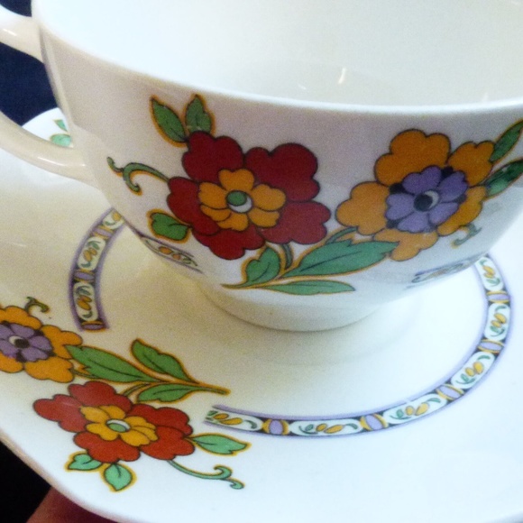 VTG Alfred Meakin England TeaCup & Saucer Set Yellow & Red Flower pattern - Picture 7 of 9